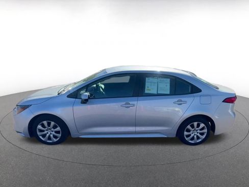 Used 2025 Toyota Corolla LE image 9