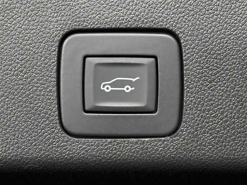 Used 2023 Buick Encore GX Essence w/ Experience Buick Package FWD image 15