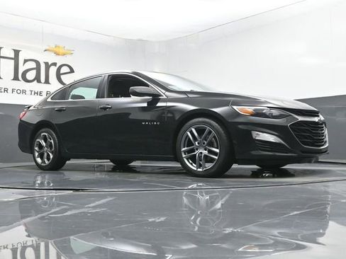 Used 2019 Chevrolet Malibu RS FWD image 2