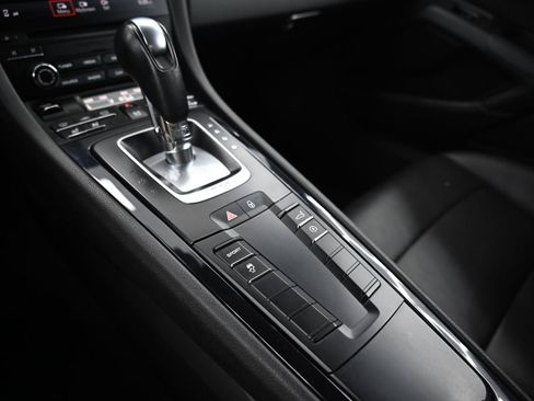 Used 2018 Porsche 718 Cayman RWD image 27