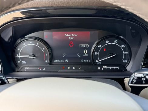 Used 2021 Lincoln Corsair FWD w/ Premium Package image 26