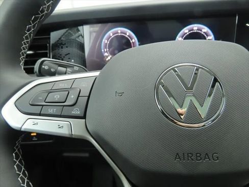 New 2026 Volkswagen Tiguan SE image 11