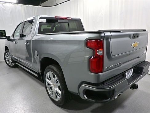 Used 2024 Chevrolet Silverado 1500 High Country w/ High Country Premium Package image 7