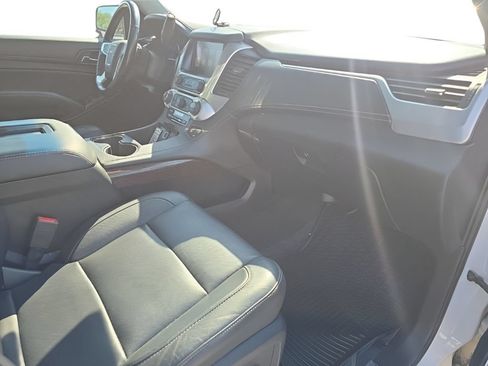 Used 2018 GMC Yukon SLT w/ Premium Edition AWD/4WD image 30