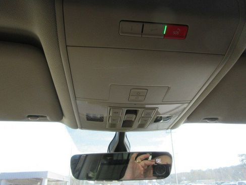 Used 2022 Volkswagen Atlas SE image 17