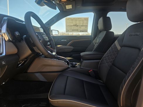 New 2026 GMC Canyon Denali image 7