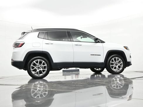 Used 2025 Jeep Compass Limited AWD/4WD image 24