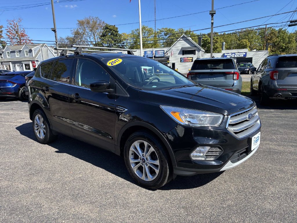Used 2017 Ford Escape SE FWD image 3