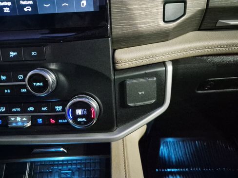 Used 2022 Ford Expedition Limited image 35