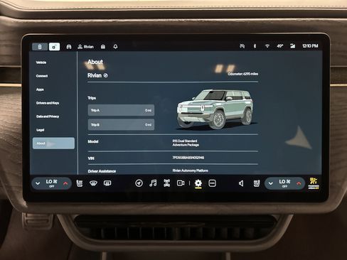 Used 2025 Rivian R1S Adventure AWD/4WD image 29