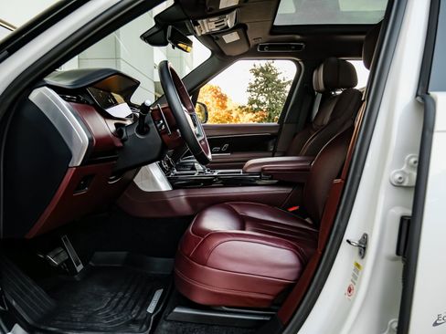 Used 2023 Land Rover Range Rover Long Wheelbase Autobiography image 34
