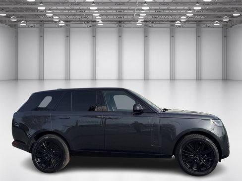 New 2026 Land Rover Range Rover SE image 4