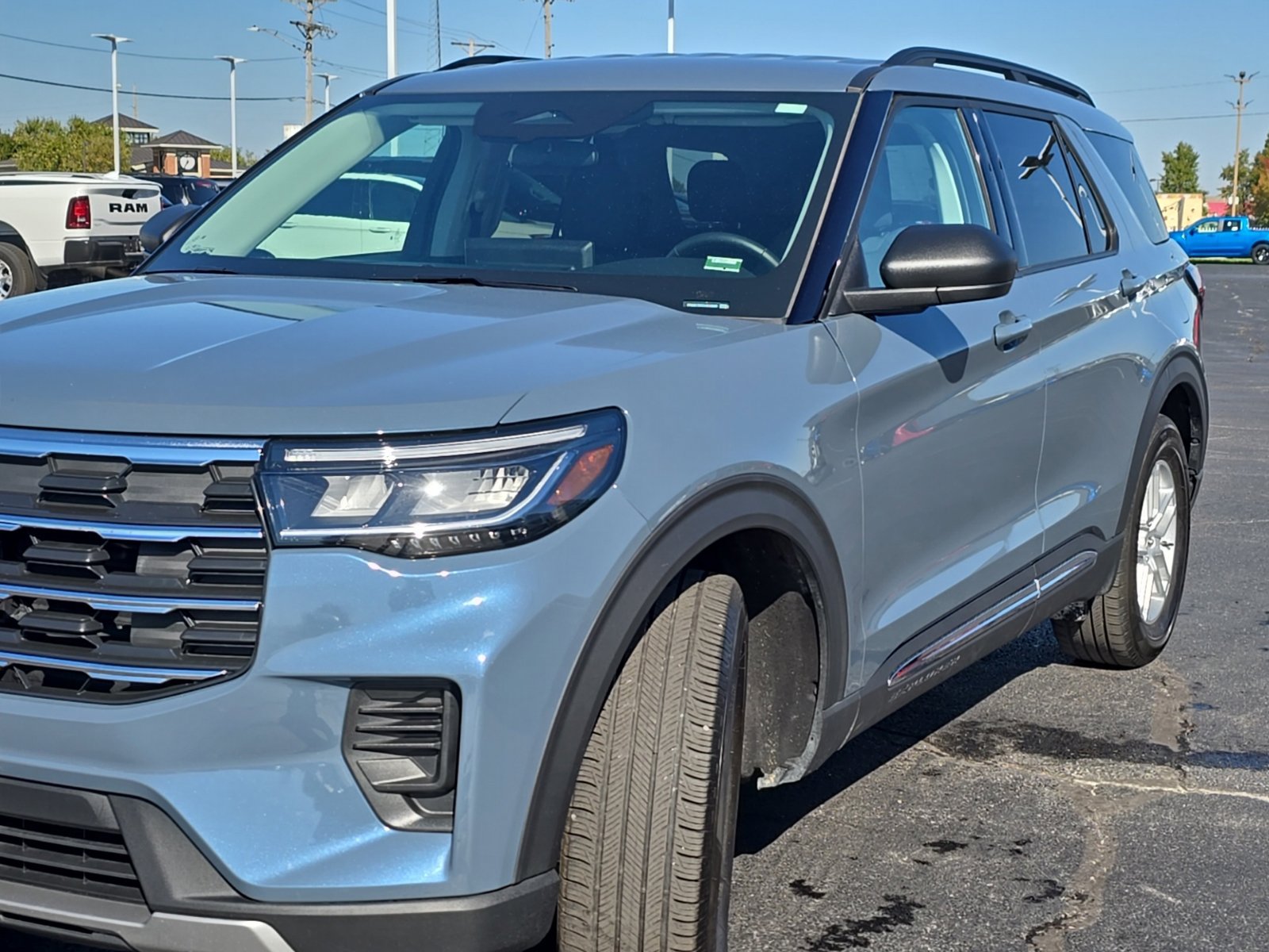 Used 2025 Ford Explorer Active RWD image 58