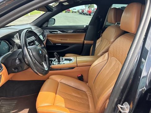 Used 2016 BMW 740i w/ Executive Package 2 RWD image 9