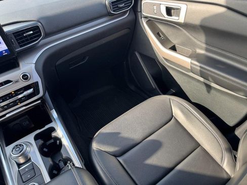 Used 2023 Ford Explorer XLT w/ Equipment Group 202A image 15