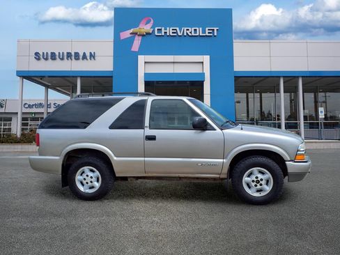Used 2000 Chevrolet Blazer LS w/ LS Preferred Equipment Group AWD/4WD image 4