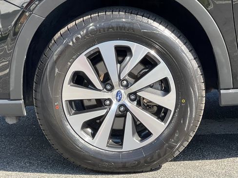 Certified 2022 Subaru Outback Premium image 31