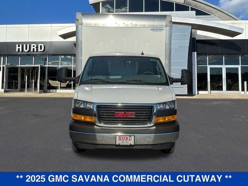 New 2025 GMC Savana 3500 Work Van w/ Power Convenience Package image 9