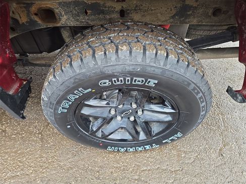 Used 2021 Chevrolet Silverado 1500 Custom Trail Boss w/ LPO, Dark Essentials Package image 27