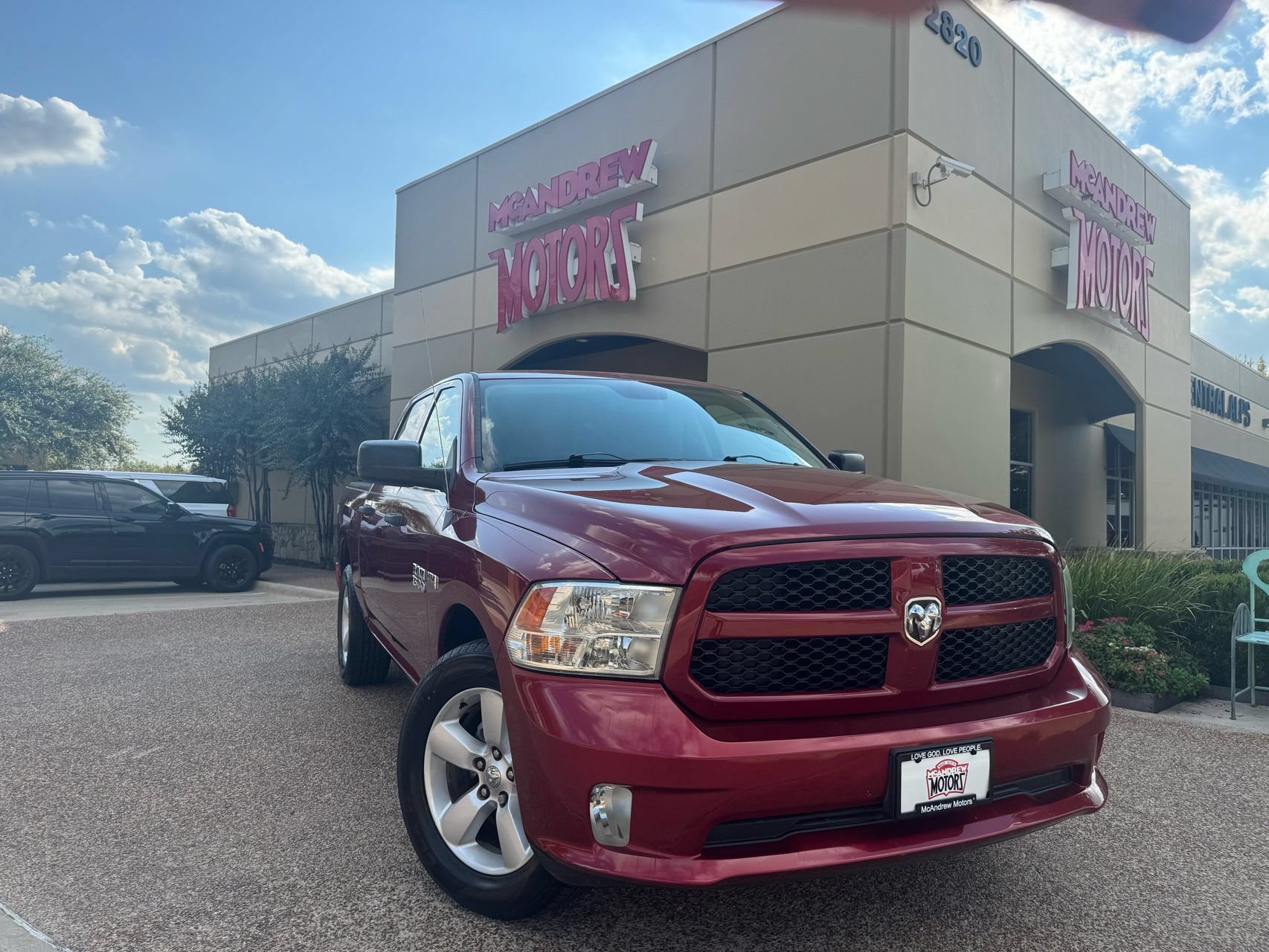 Used 2014 RAM 1500 Express RWD image 1