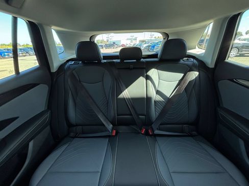 Used 2026 Volkswagen Tiguan SE FWD image 39