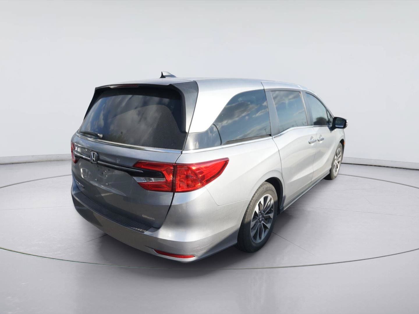 Used 2023 Honda Odyssey EX-L image 2