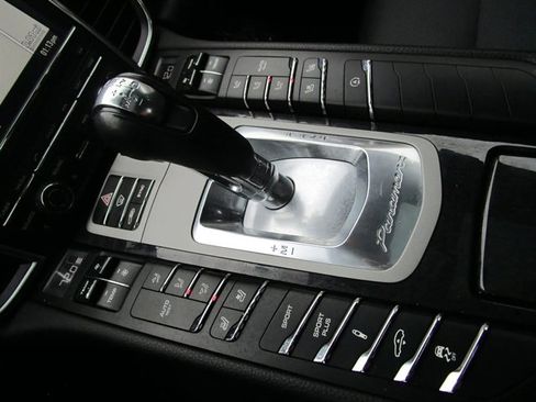 Used 2014 Porsche Panamera S image 16