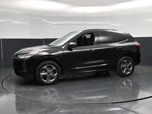 Used 2024 Ford Escape ST-Line w/ Tech Pack #1 AWD/4WD image 9