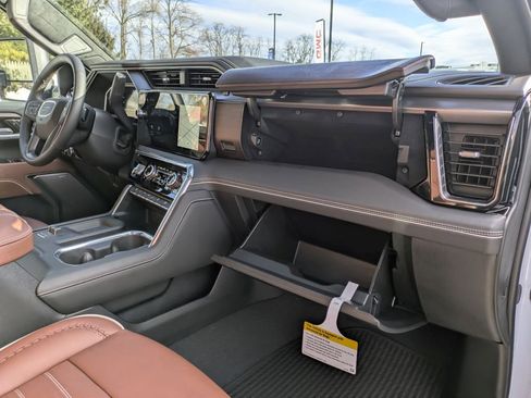 New 2026 GMC Sierra 3500 Denali Ultimate AWD/4WD image 24