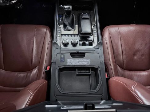 Used 2016 Lexus LX 570 4WD image 27