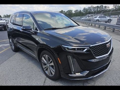 Used 2025 Cadillac XT6 Premium Luxury w/ Platinum Package AWD/4WD image 3