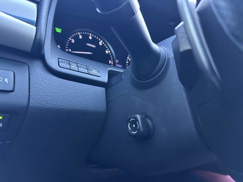 Used 2015 Lexus LS 460 AWD image 24