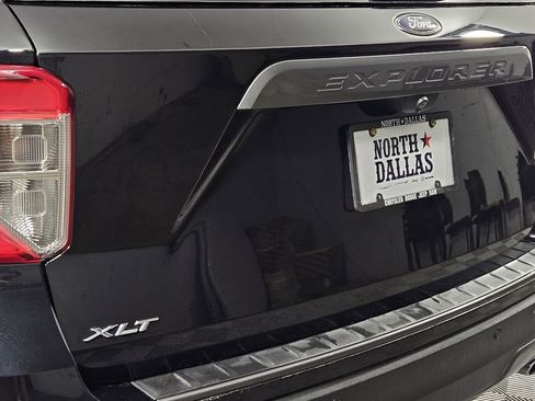 Used 2023 Ford Explorer XLT w/ Equipment Group 202A image 6