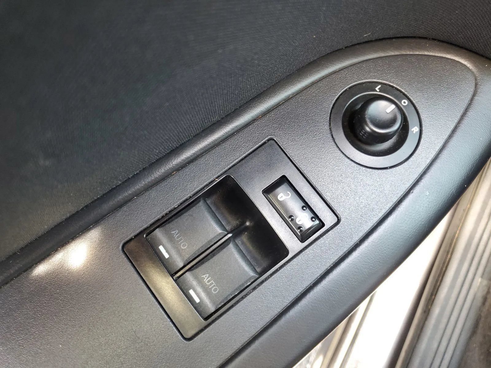 Used 2014 Dodge Challenger R/T RWD image 16