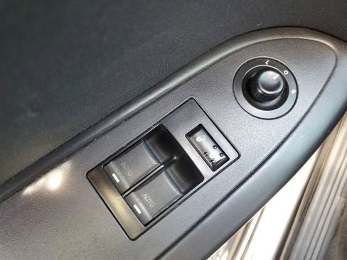 Used 2014 Dodge Challenger R/T image 16