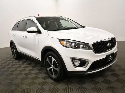 Used 2017 Kia Sorento EX w/ EX Advanced Touring Package image 10