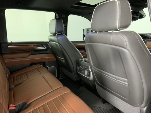 Used 2025 GMC Sierra 3500 Denali Ultimate image 30