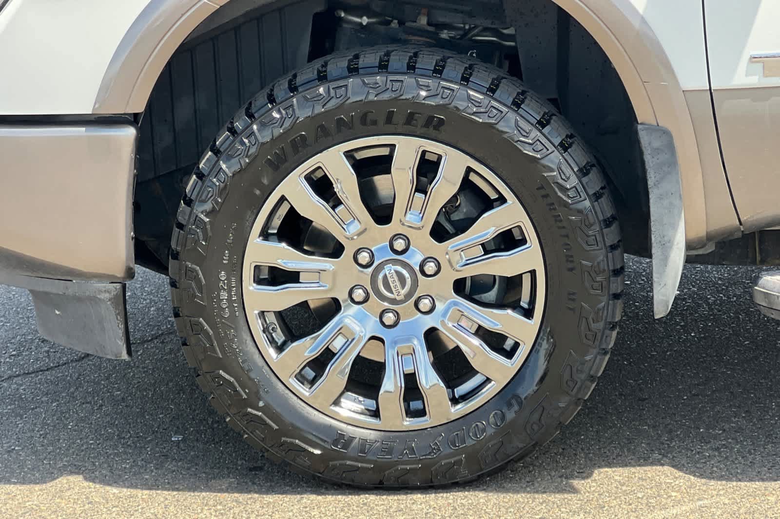 Used 2016 Nissan Titan Platinum Reserve AWD/4WD image 32