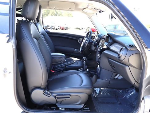 Used 2016 MINI Cooper 2-Door Hardtop image 15