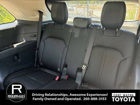 Used 2024 MAZDA CX-90 3.3 Turbo w/ Preferred Plus AWD/4WD image 9