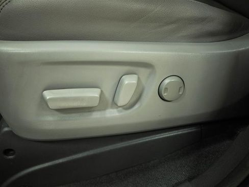Used 2019 Toyota Sienna XLE w/ XLE Navigation Package FWD image 16