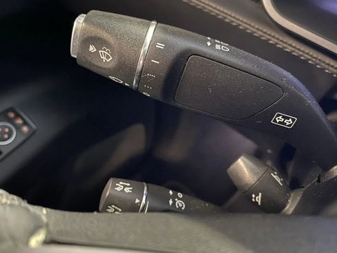 Used 2018 Tesla Model X image 19