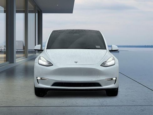 Used 2021 Tesla Model Y Long Range image 9