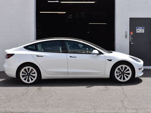 Used 2023 Tesla Model 3 Standard Range RWD image 9