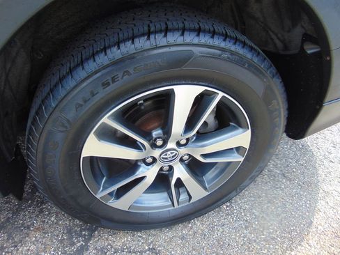 Used 2016 Toyota RAV4 XLE AWD/4WD image 24