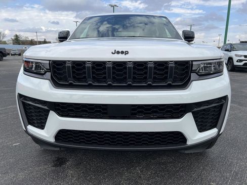New 2026 Jeep Grand Cherokee Altitude AWD/4WD image 10