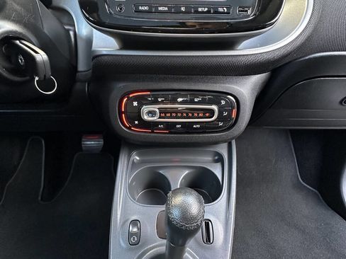 Used 2016 smart fortwo Prime image 18