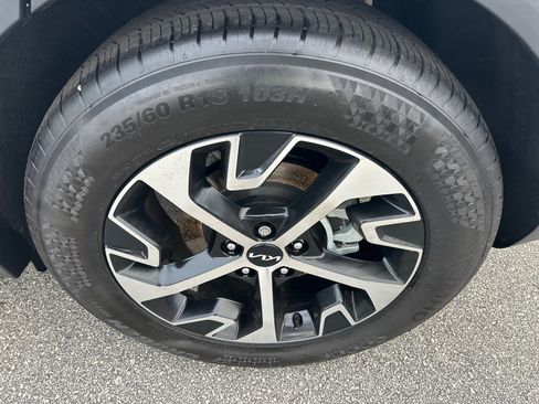 Used 2025 Kia Sportage EX image 15