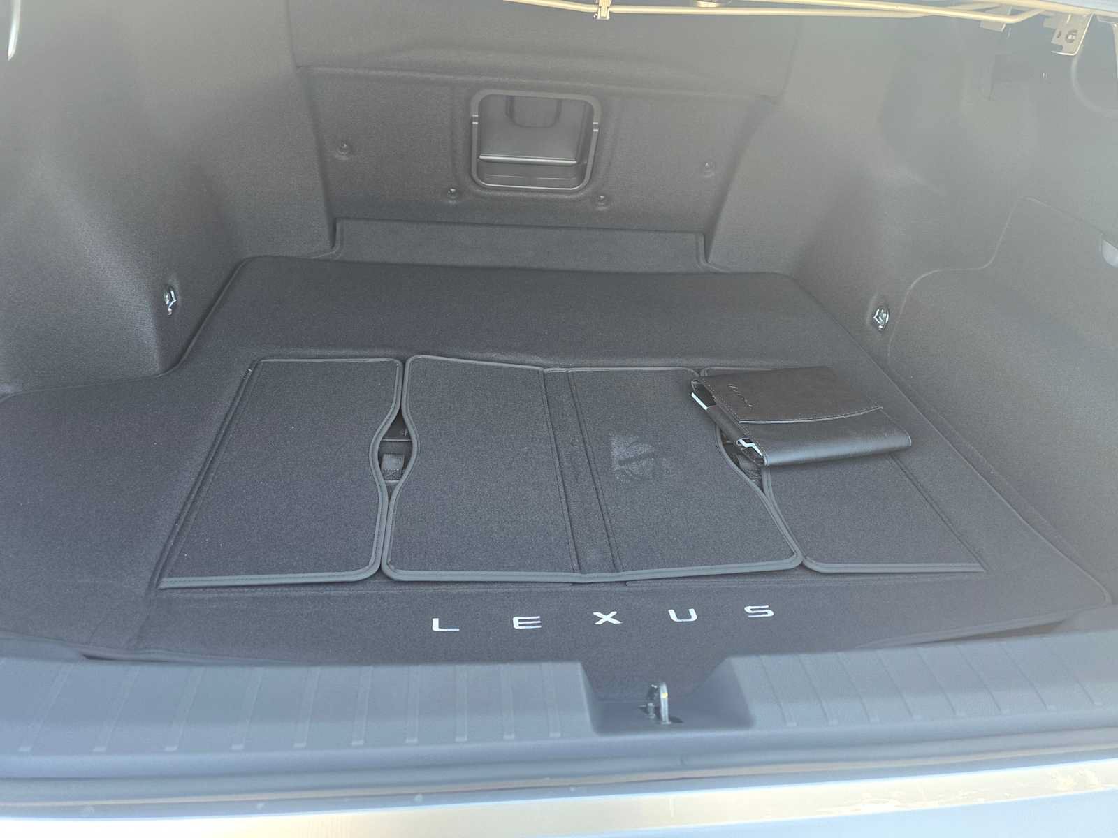 New 2026 Lexus ES 350h FWD image 14
