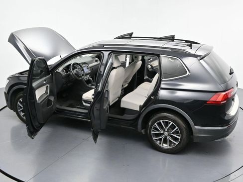 Used 2020 Volkswagen Tiguan SE w/ Panoramic Sunroof Package FWD image 41